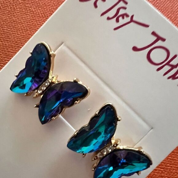 🩵 Betsey Johnson sparkling blue crystal butterfly earrings 🩵 - Picture 1 of 6